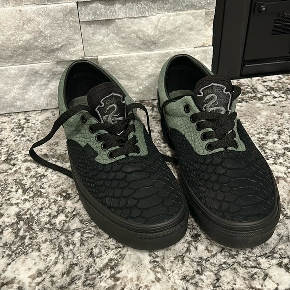 Harry Potter Slytherin Vans - Picture 1 of 7